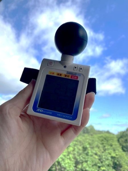 職場での熱中症対策が義務化され、 熱中症指数モニターを導入しました！ こまめな水分・塩分補給に、 休憩、声掛けが大切です。  総務部　Ｍ.Ｍ 