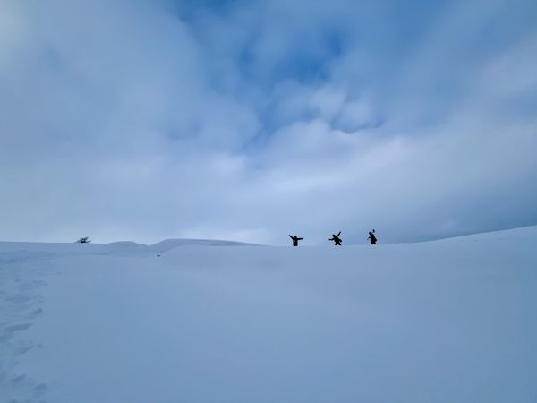 美瑛町でロケした後の帰り道。普段見られない景色に何度でも出会えるのが、この仕事のいいところ。制作 ハタノマサミ